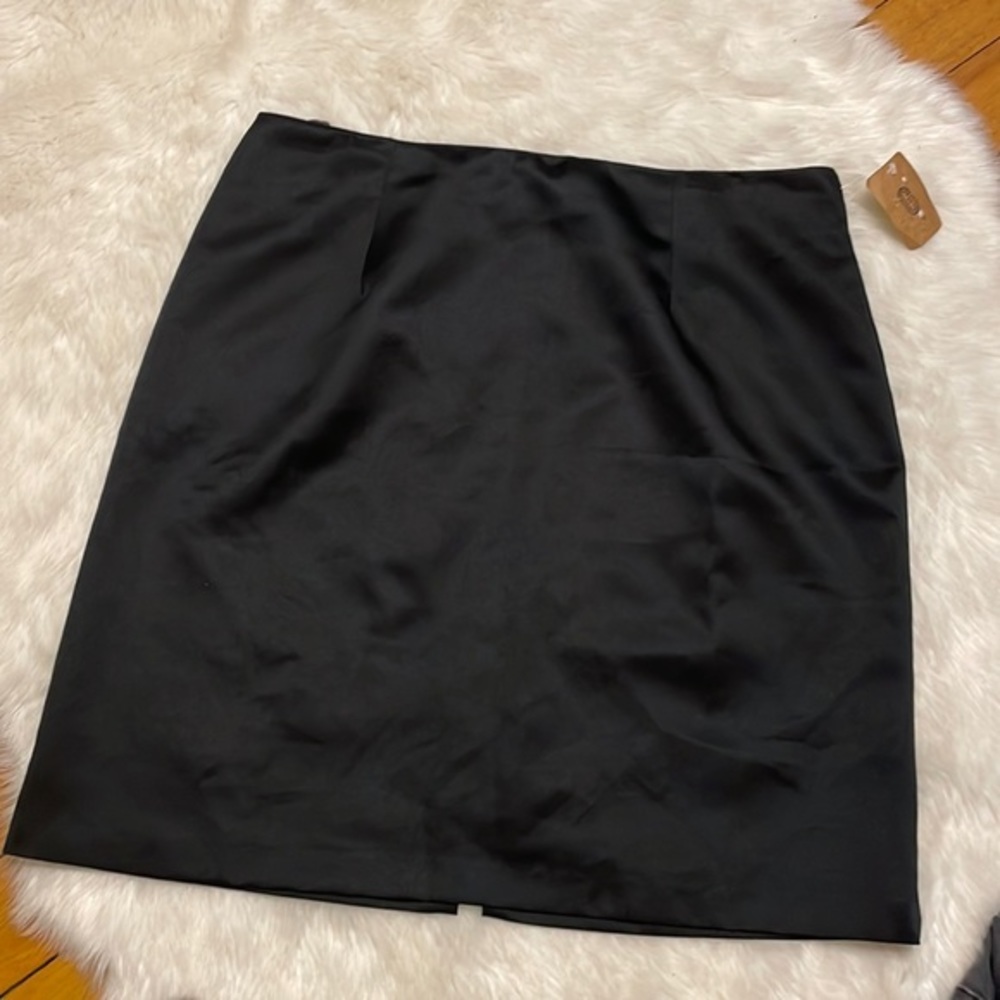 - - Vintage satin XL mini skirt 22w/38